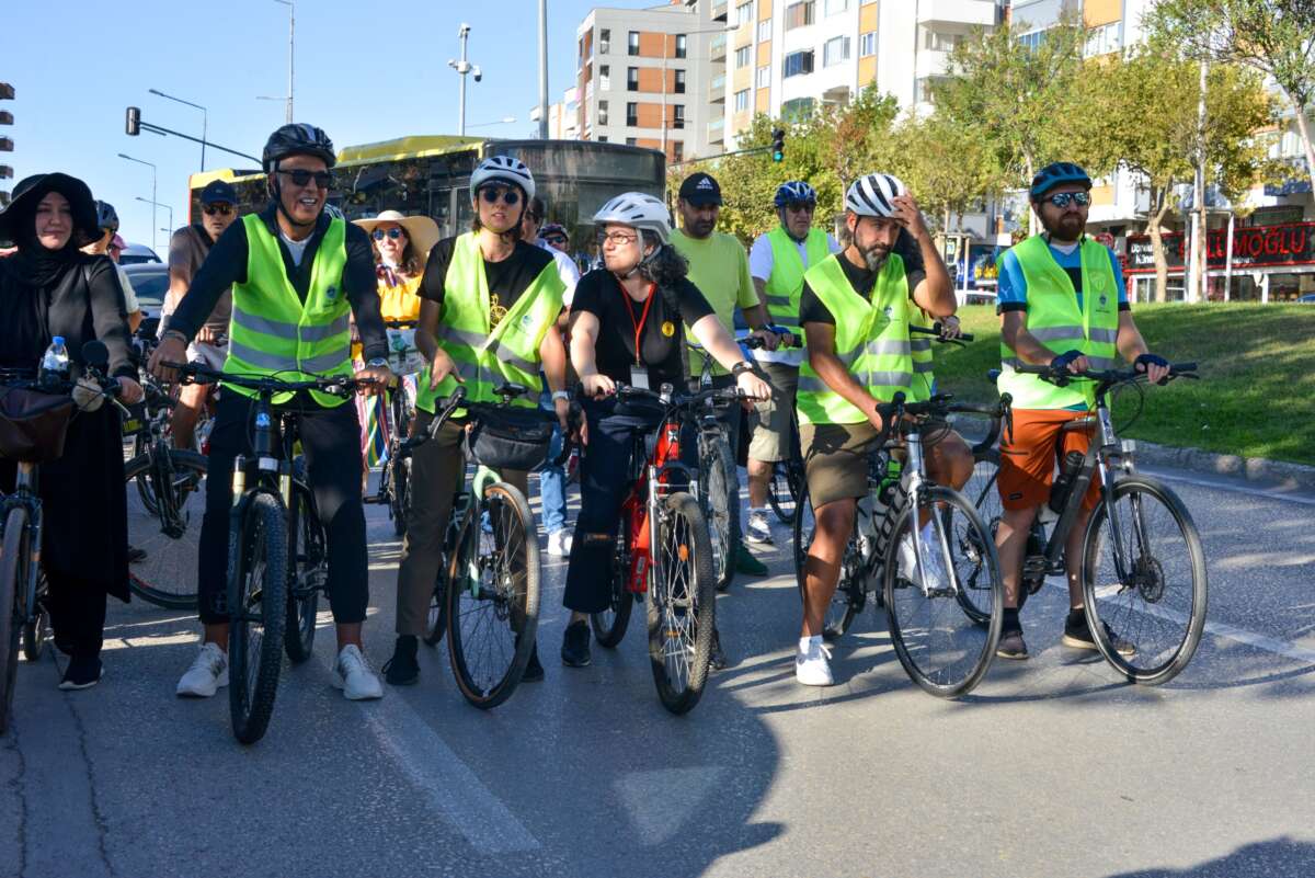 Bursa’da ‘Renkli pedallar’ sağlıklı bir çevre için çevrildi