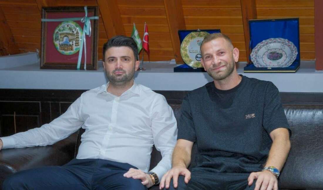 Bursaspor, şampiyon kadroda yer