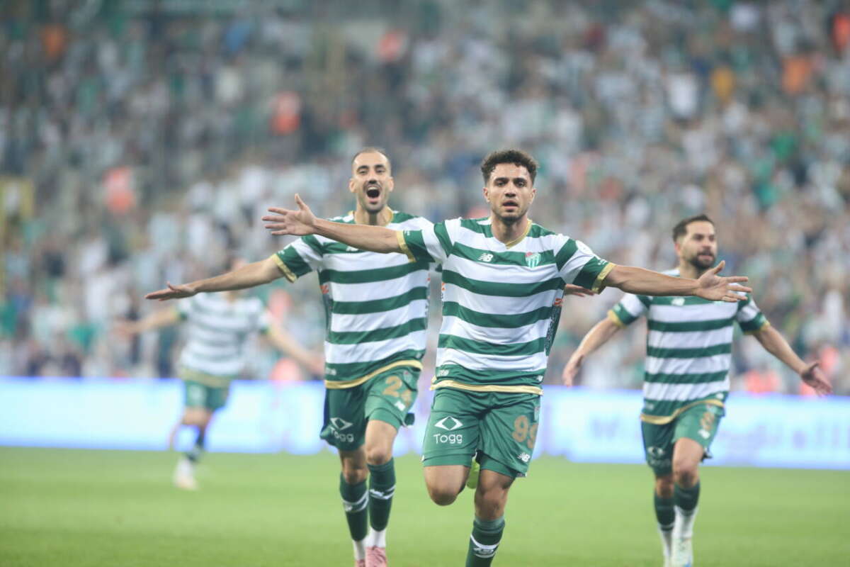 Bursaspor’dan muhteşem galibiyet! Zirve yeniden Timsah’ın
