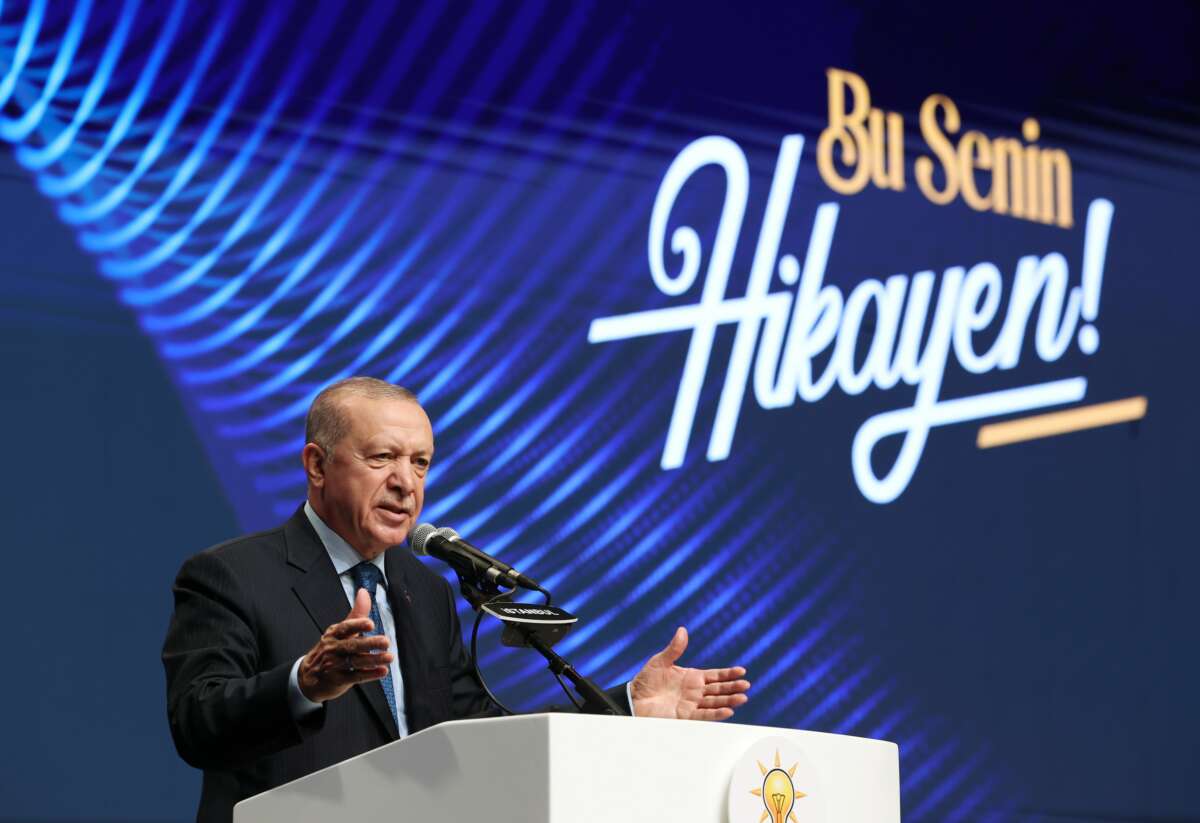 Cumhurbaşkanı Erdoğan’dan Özgür Özel’e tepki: “Manavgat’ta balya balya dolarları, altınları nasıl açıklayacak”