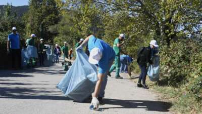 Daha temiz bir çevre için Osmangazi’de çöp toplama etkinliği