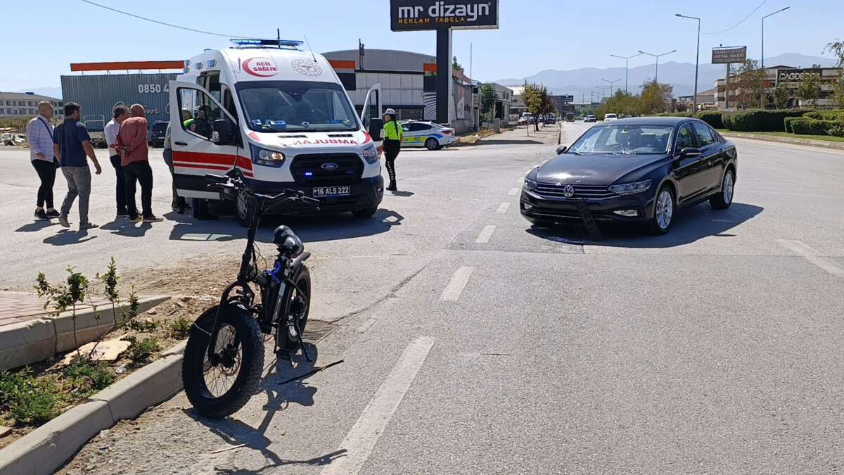 Elektrikli bisiklet ile otomobil çarpıştı: 1 yaralı