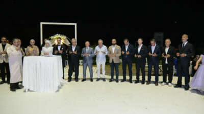 Bursa protokolünün katılımıyla görkemli düğün, davetlilerden büyük ilgi gördü