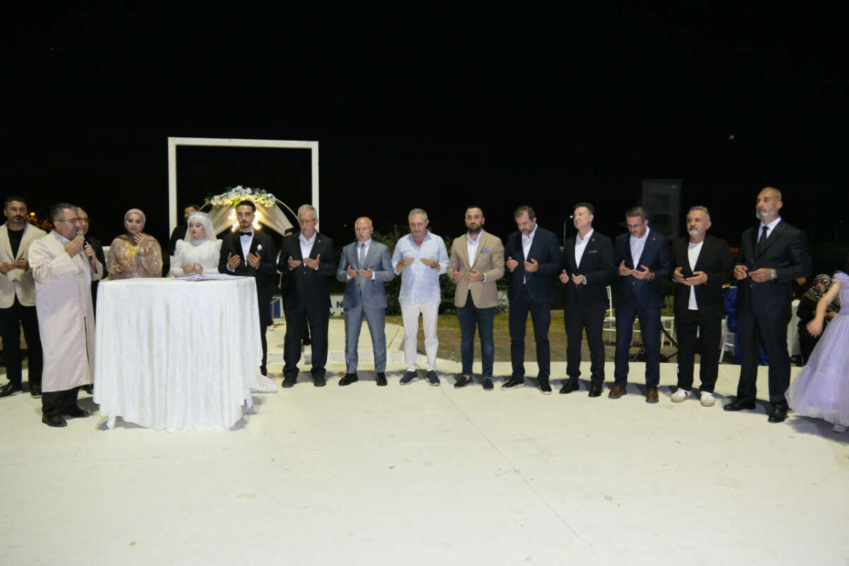 Bursa protokolünün katılımıyla görkemli düğün, davetlilerden büyük ilgi gördü