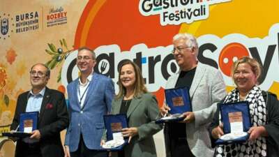 Gençler köyde para kazanmalı