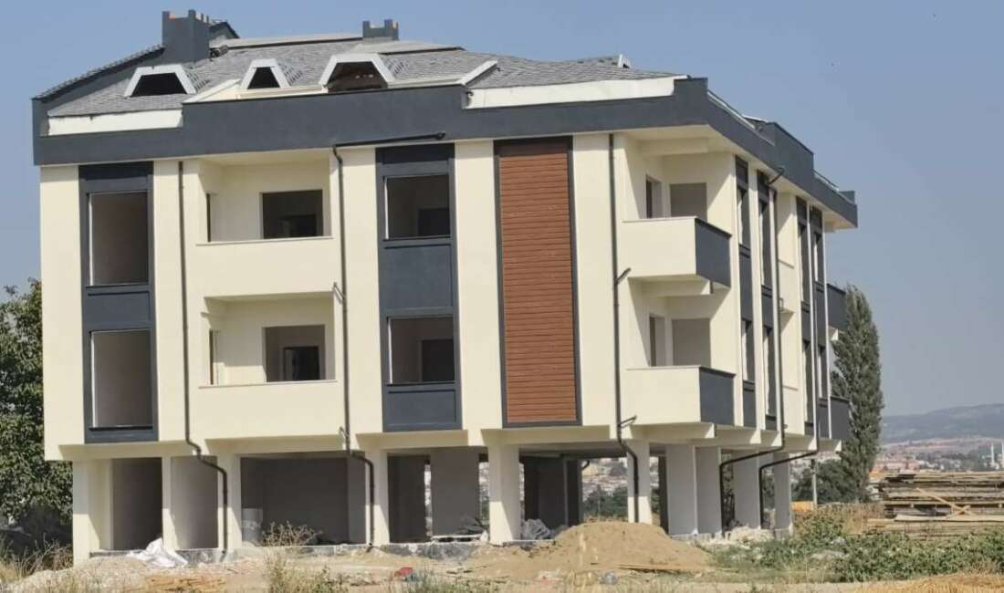 Havalandırma boşluğuna düşen inşaat işçisi ağır yaralandı Bursa'nın İnegöl ilçesinde inşaatın