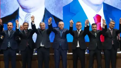 İki belediye başkanı AK Parti’ye geçti! Rozetlerini Cumhurbaşkanı Erdoğan taktı