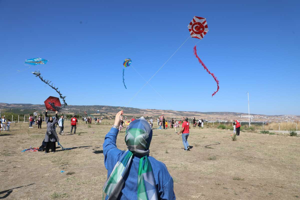 İnegöl semaları uçurtmalarla renklendi