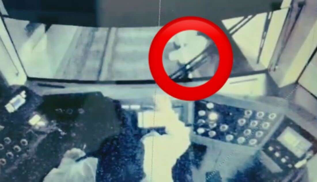 Kadın vatmanın hızlı refleksi, raylara düşen adamı hayata bağladı Bursa'da birbirleriyle şakalaşan öğrenci