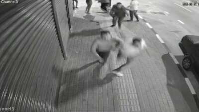 Kalabalığın arasına daldı, husumetlisini başından vurdu