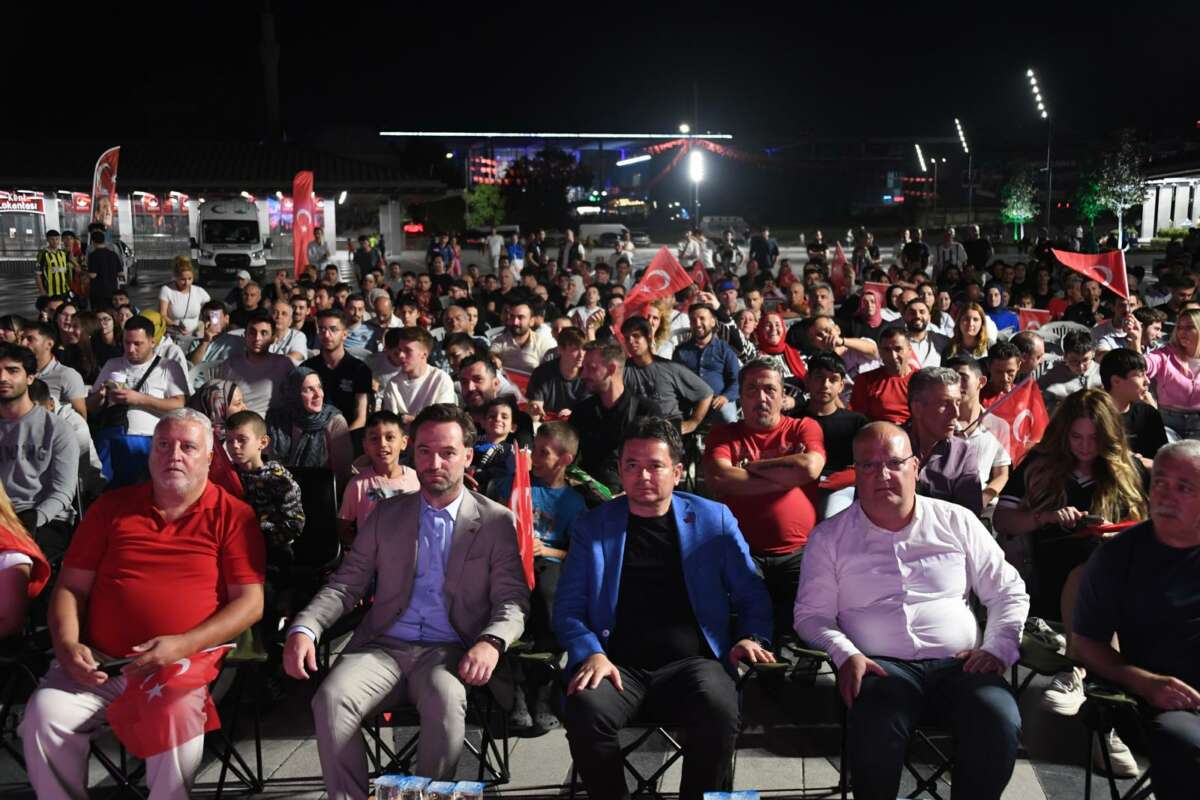 Milli heyecan Osmangazi Meydanı’nda yaşandı