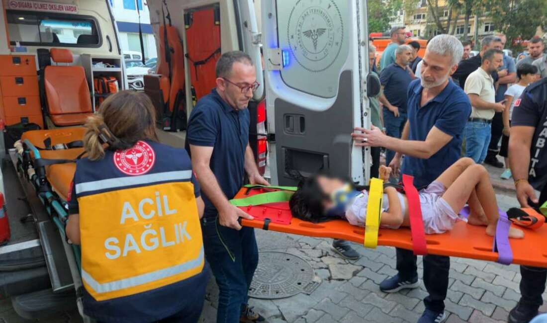 Motosiklet önce küçük çocuğa ardından otomobile çarptı: 2 yaralı Bursa'nın Orhangazi ilçesinde motosiklet