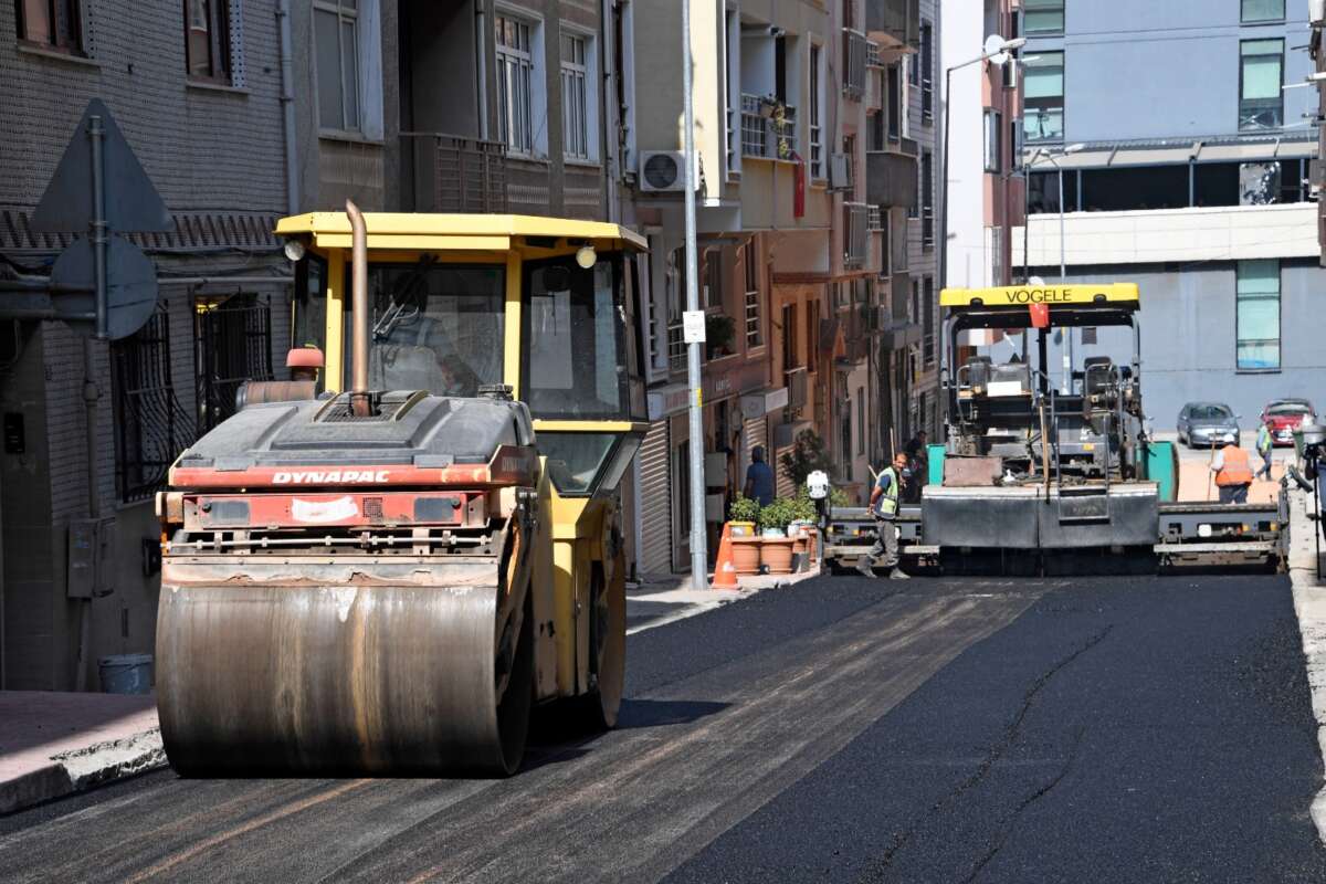 Bursa’da yollar yenileniyor: 160 ton asfalt serildi