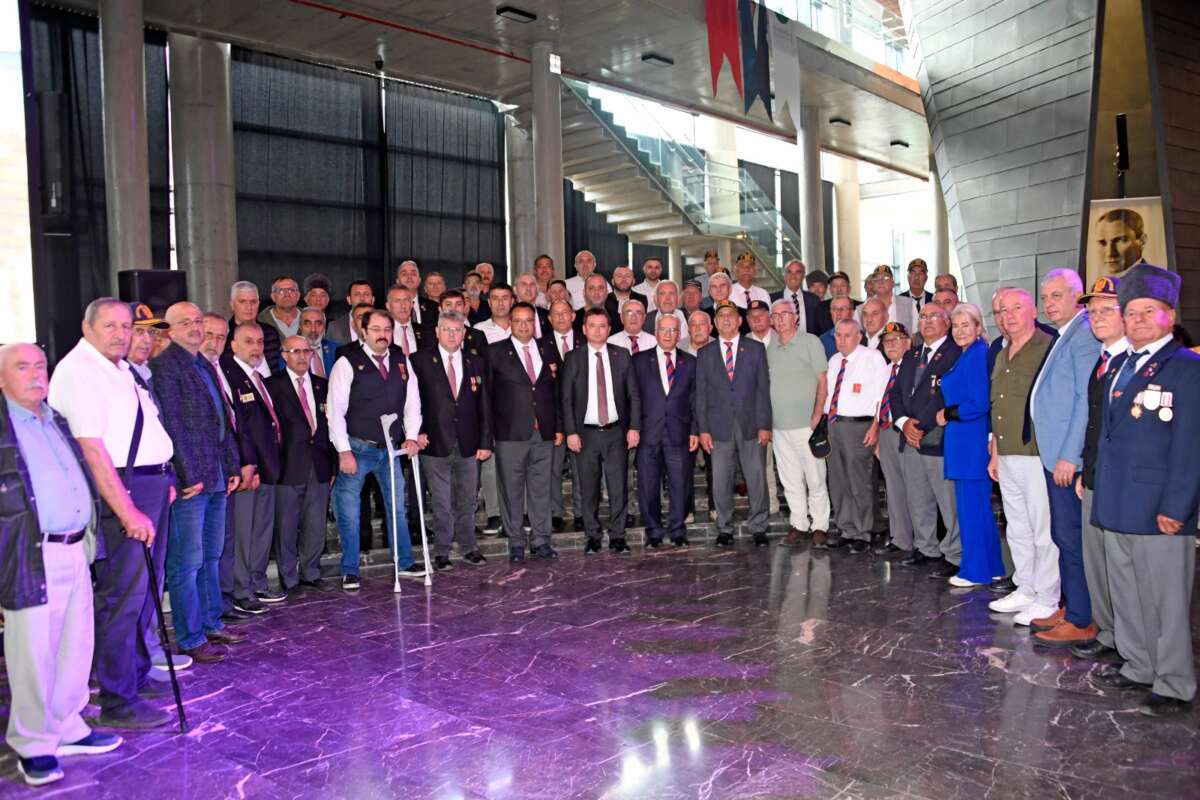 Osmangazi Belediyesi gazileri en özel günlerinde unutmadı