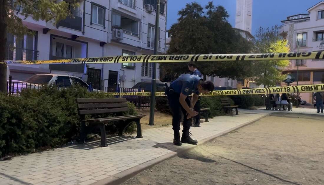 Bursa’da oyun parkında oynayan