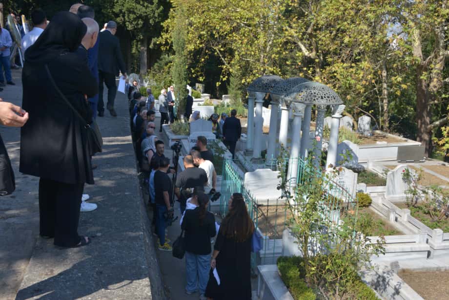 ‘Sanat Güneşi’ Bursa’da mezarı başında anıldı