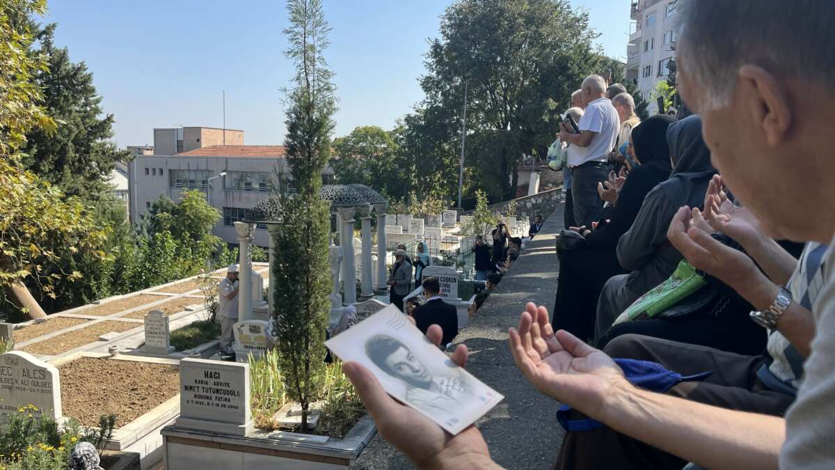 ‘Sanat Güneşi’ vefatının 29’uncu yılında mezarı başında anıldı