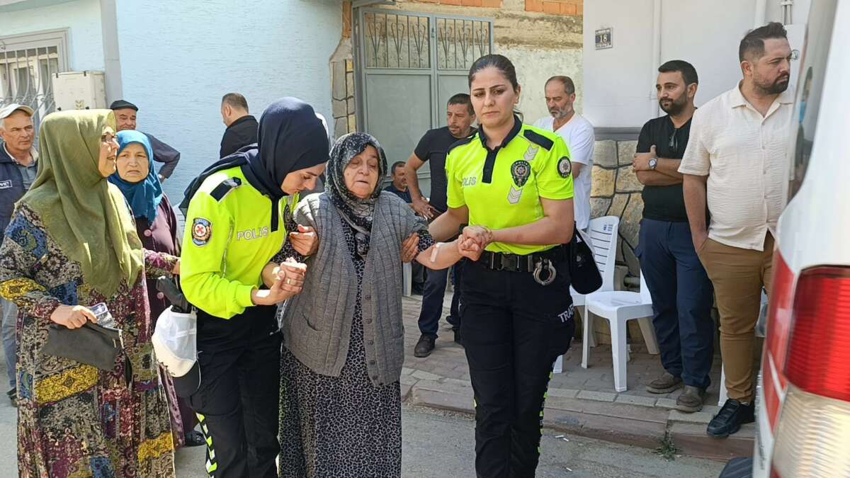 Şehit polis müdürünün annesi fenalaştı, hastaneye kaldırıldı
