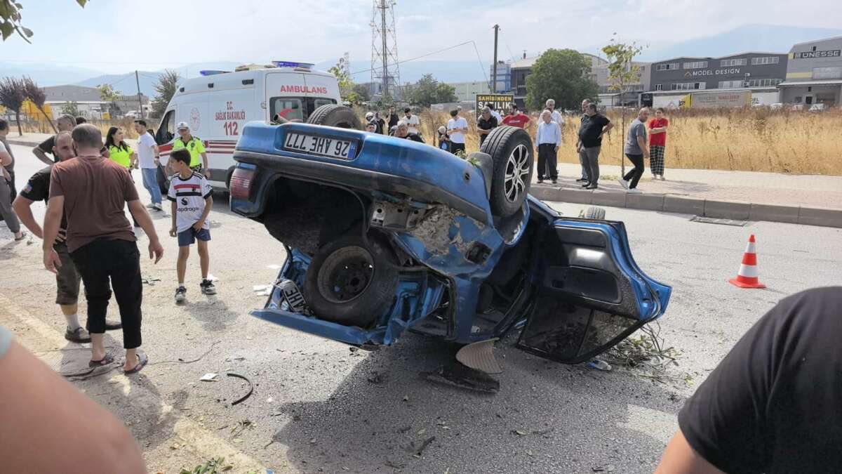 Takla atarak karşı yöne geçti: 2 yaralı
