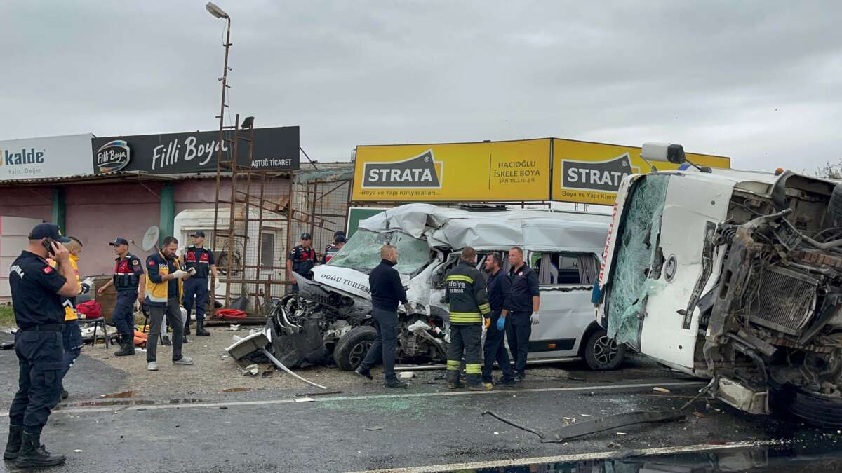 Tekirdağ’da korkunç kaza: 3 ölü, 9 yaralı