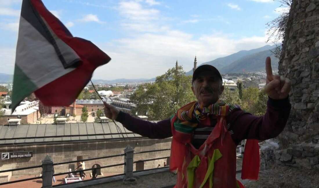 Bursa'da farklı kostümler giyip