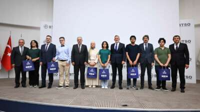 YKS’de dereceye giren Bursalı gençler BTSO’da ödüllendirildi