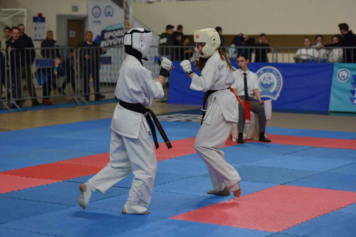 Yıldırımlı karateciler 37 madalya ile şampiyon oldu!