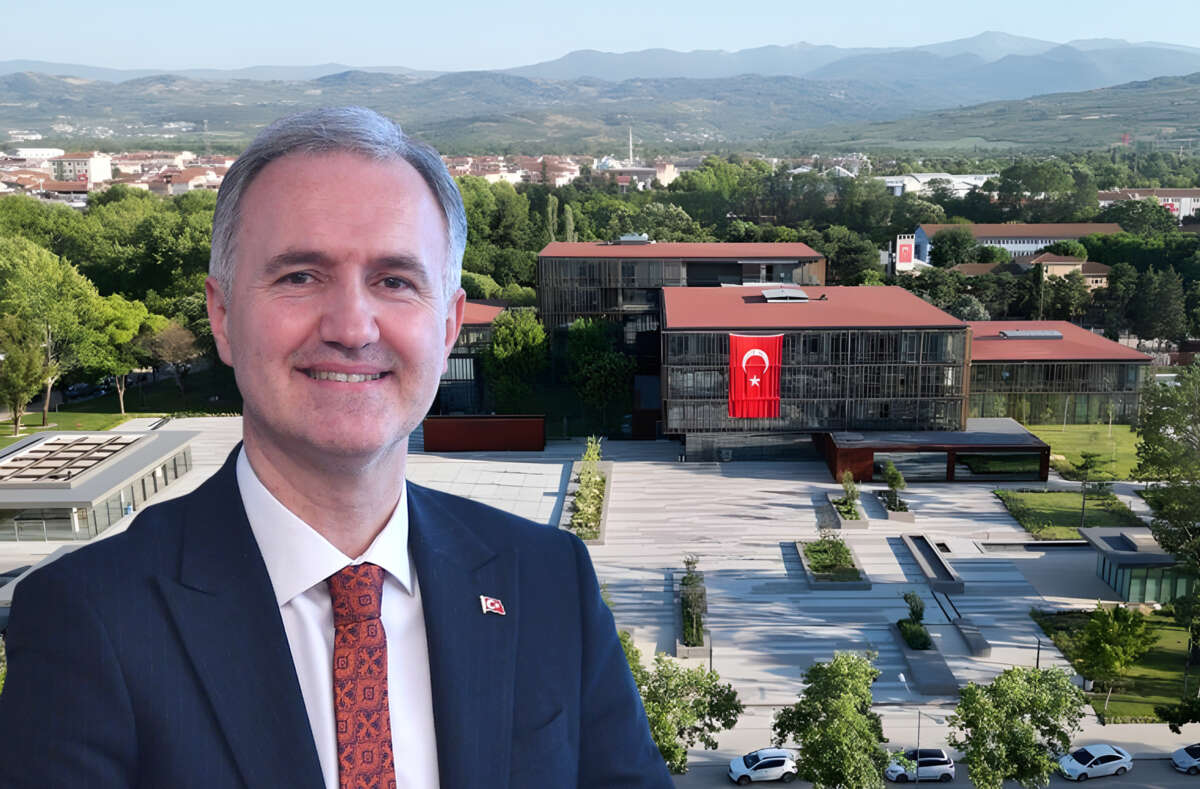 İnegöl Belediyesi’nden Üniversite öğrencilerine eğitim yardımı başvuruları başladı