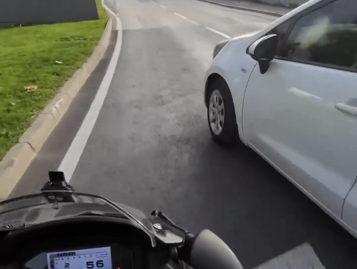 “Hak edene hak ettiğini vereceksin” dedi, aynayı parçaladı