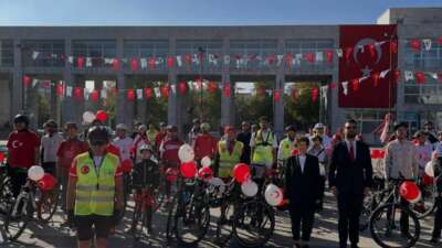 Nilüfer’de Cumhuriyet coşkusu pedallarla sokaklara taşındı