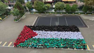  600 öğrenciden Filistin’e dev bayraklı destek