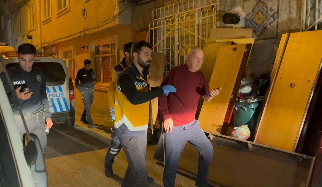 Bursa’da 80’lik vatandaşların içki gecesi hastanede bitti Bursa’nın Osmangazi ilçesinde alkol