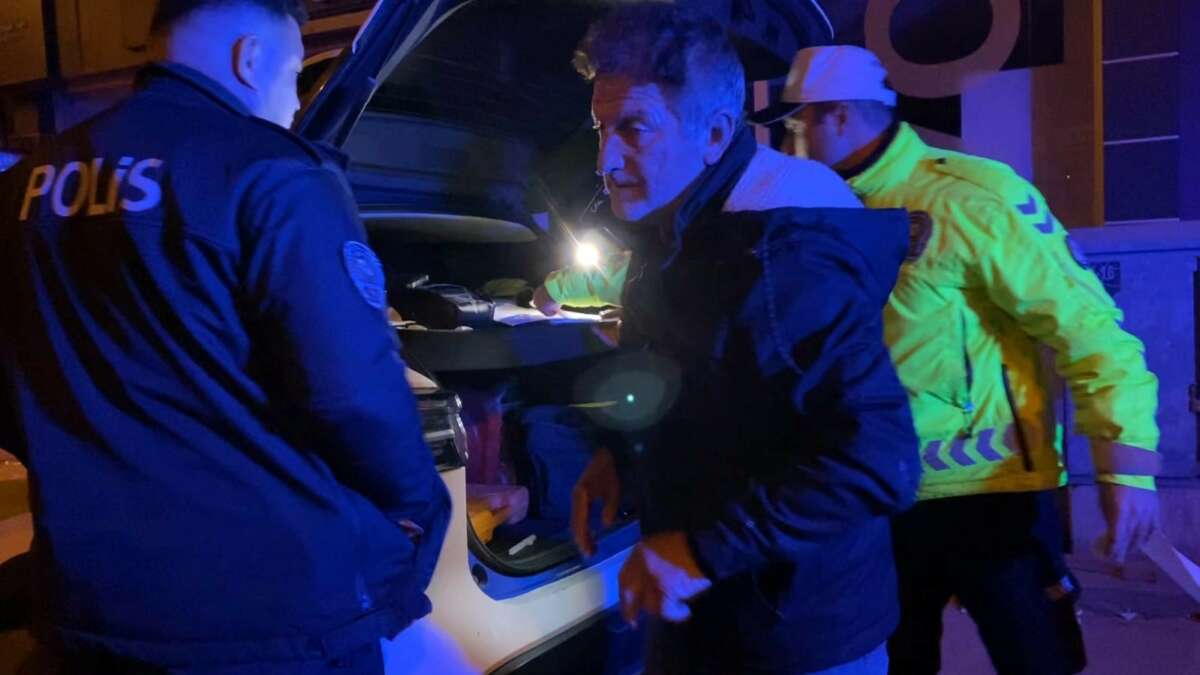  Alkollü yakalanan sürücü aracını öve öve bitiremedi