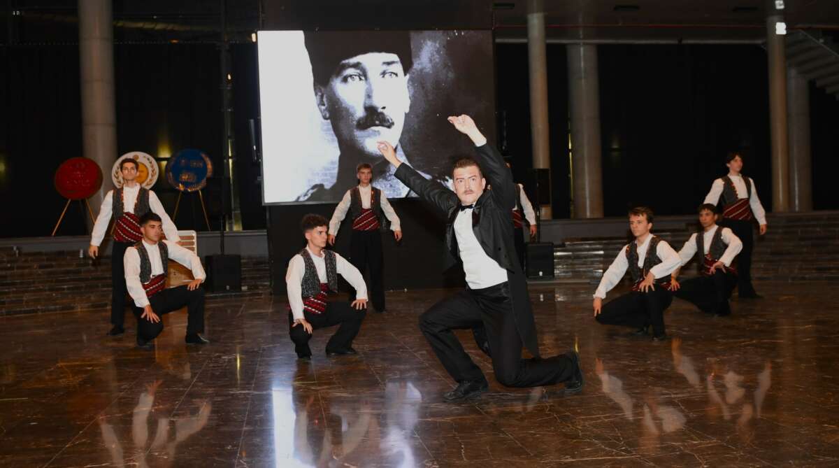 Atatürk’ün Bursa’ya gelişi Osmangazi’de coşkuyla kutlandı