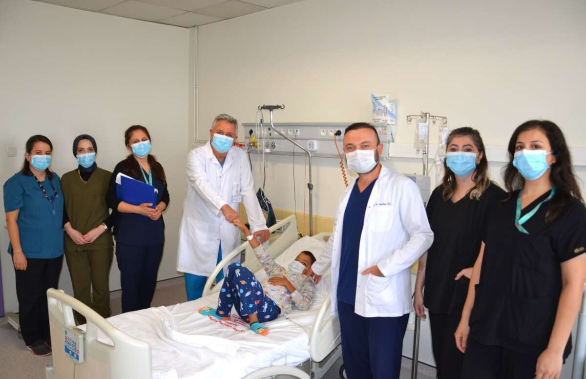 Baba 13 yaşındaki oğluna hayat verdi