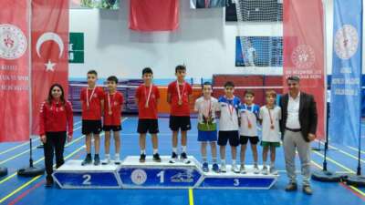 Osmangazili Badmintoncular madalyaya doydu