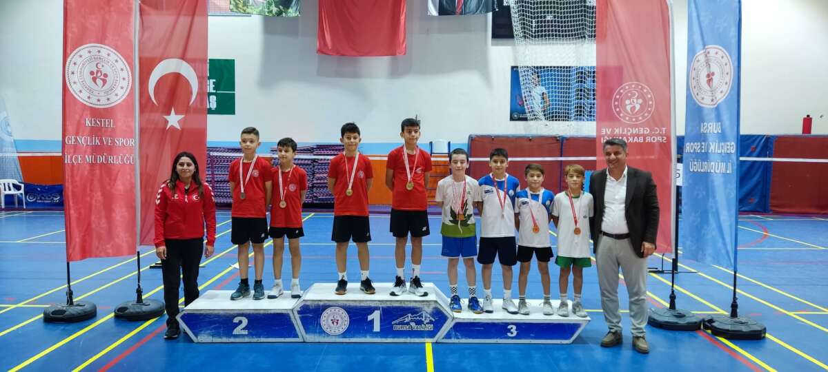 Osmangazili Badmintoncular madalyaya doydu