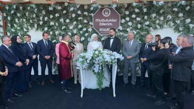 Bakan Göktaş, evlilik kredisinden yararlanan çiftin nikah şahidi oldu