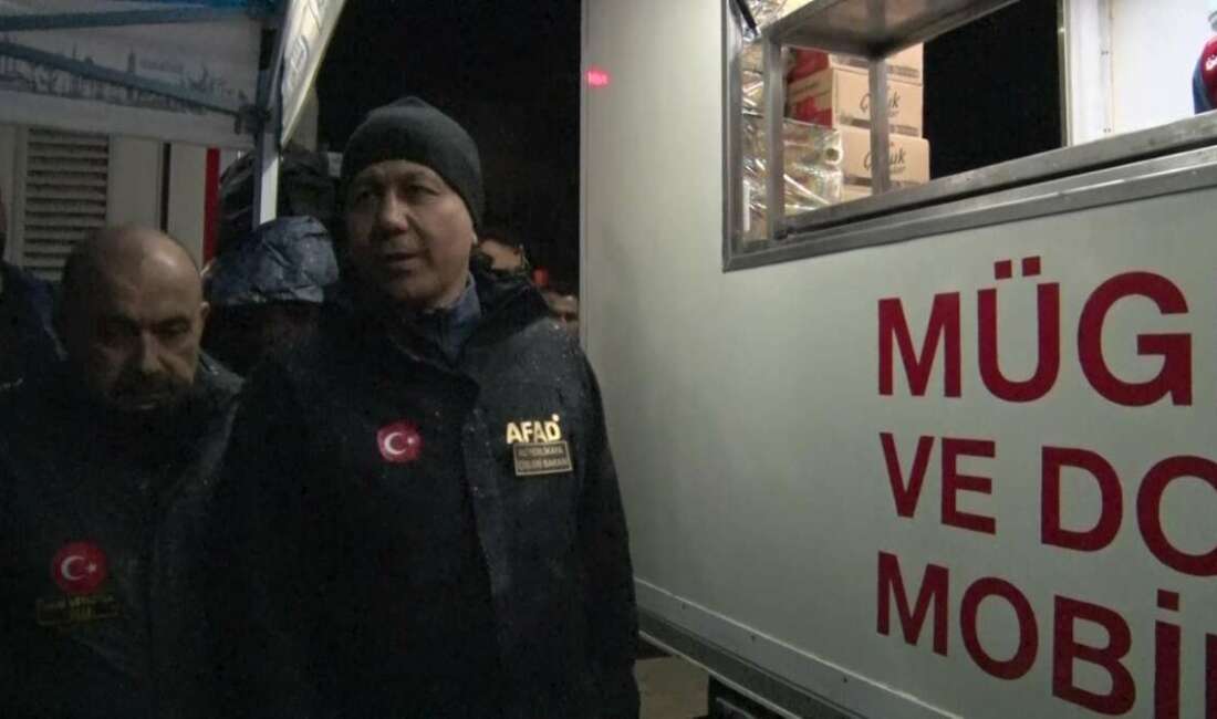 Bakan Yerlikaya, deprem bölgesinde incelemelerde bulundu Balıkesir'in Sındırgı ilçesinde meydana