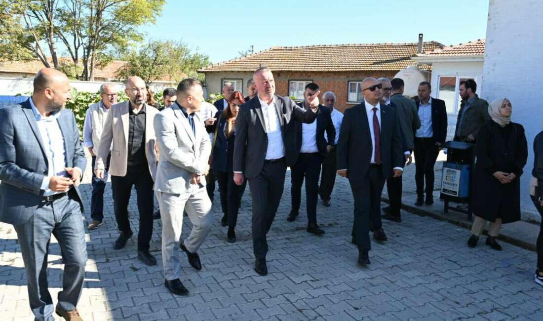 Başkan Karabatı: “Masa başı belediyeciliği yapmıyoruz, her gün sahadayız” Karacabey Belediye Başkanı Fatih