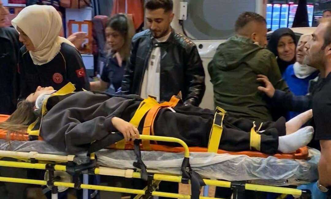 Bursa’da 3’üncü kattan düşen genç yaralandı Bursa'nın İnegöl ilçesinde meydana