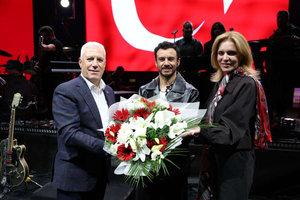 Bursa’da Buray’la ‘Cumhuriyet’ coşkusu