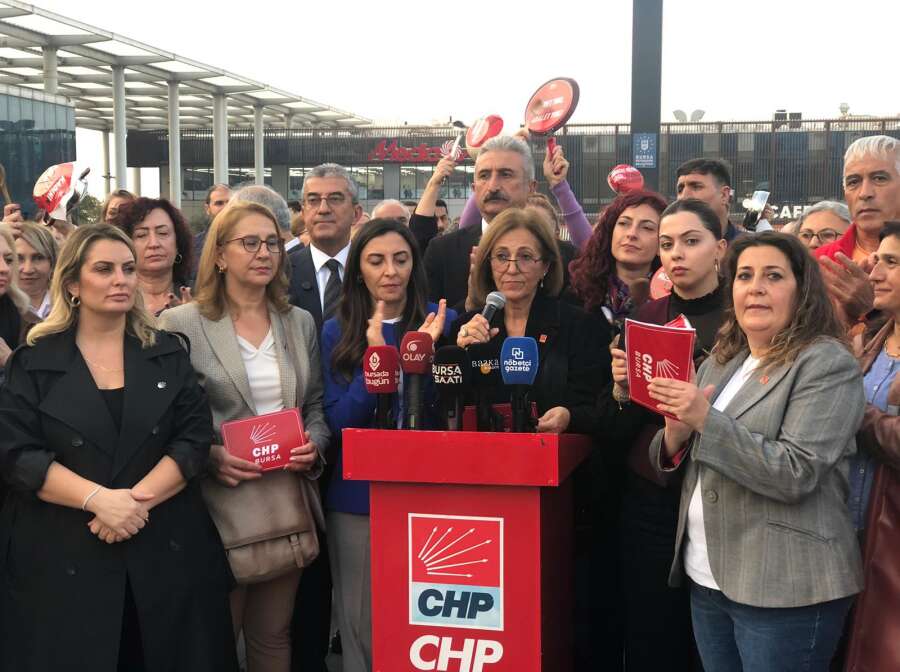 Bursa’da CHP’li Kadınlardan “Yoksulluğa Boyun Eğmiyoruz” Yürüyüşü