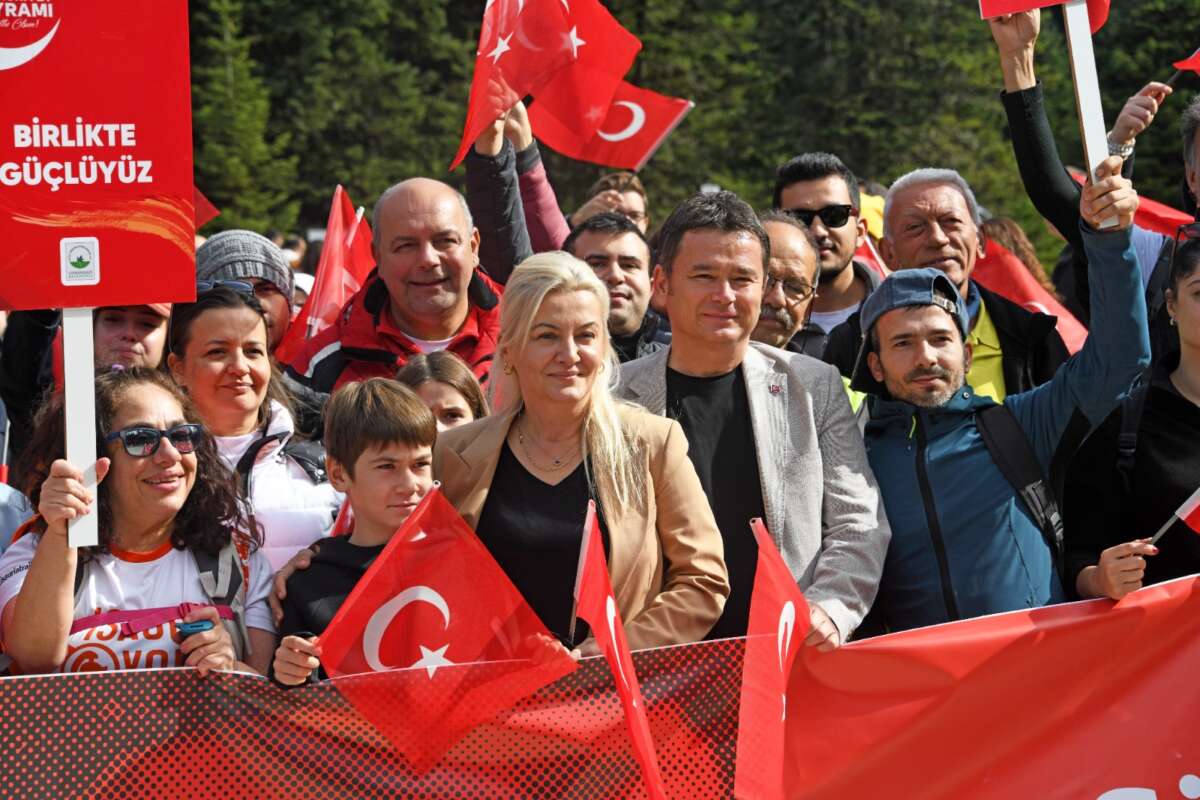 Bursa’da doğa içerisinde Cumhuriyet yürüyüşü