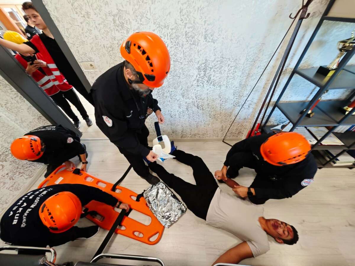 Bursa’da gerçeğini aratmayan tatbikat