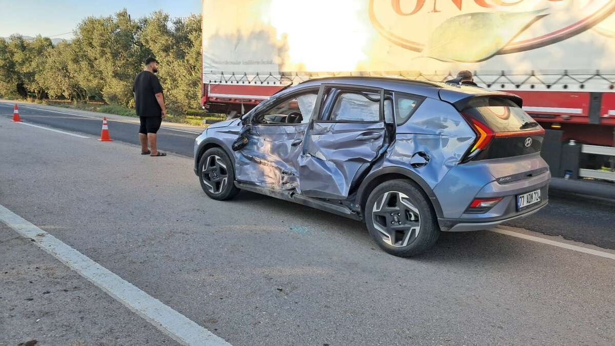 Bursa’da kamyon otomobille çarpıştı: 1 yaralı