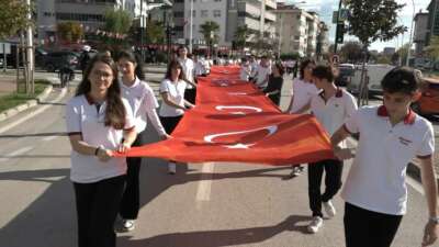 Bursa'da binlerce öğrencinin 500 metrelik