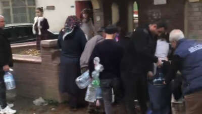 Bursa’da su kuyruğu! Mahalle çeşmesinde uzun sıralar oluştu