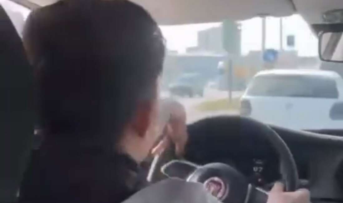 Bursa’da trafikte tehlikeli ‘makas’: Direksiyon tutuşu pes dedirtti Bursa'da trafiğin yoğun olduğu