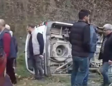 Bursa’da yolcu minibüsü devrildi 8 kişi hafif yaralandı